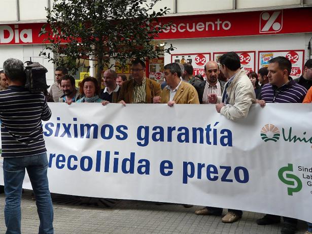 Actos na Coruña diante da distribución