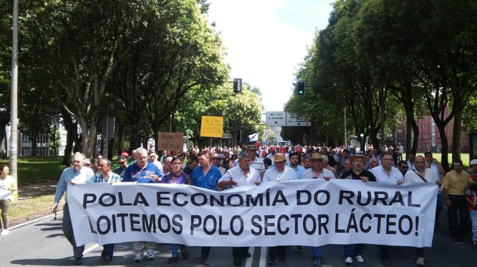 O sector lácteo mobilízase en Sarria