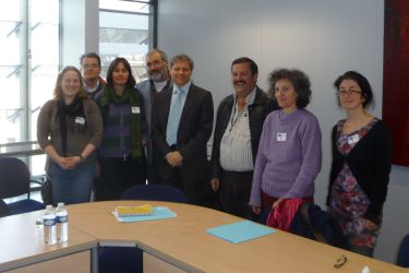 Foto de grupo co comisario Ciolos