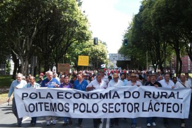 O sector lácteo mobilízase en Sarria