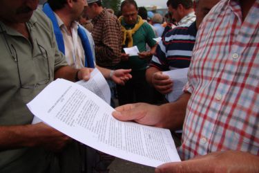 lendo o acordo que vende ao sector